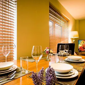 Apartment Superb Center 1 Or 2 Bedroom Apts King Bed, Southampton